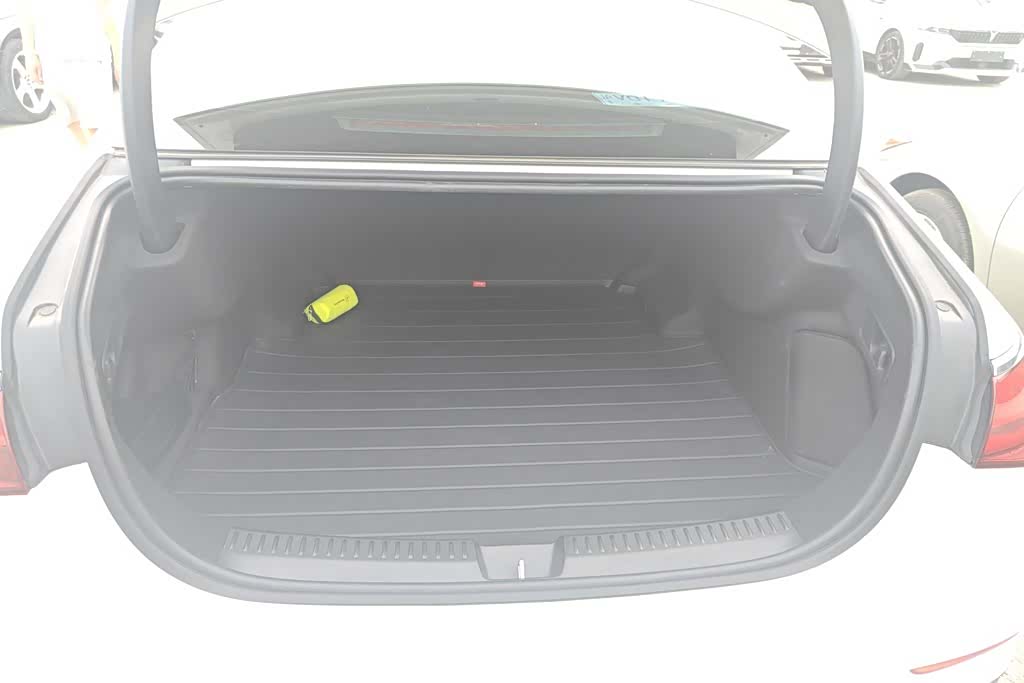 Mercedes-Benz E-Class, 2024 4