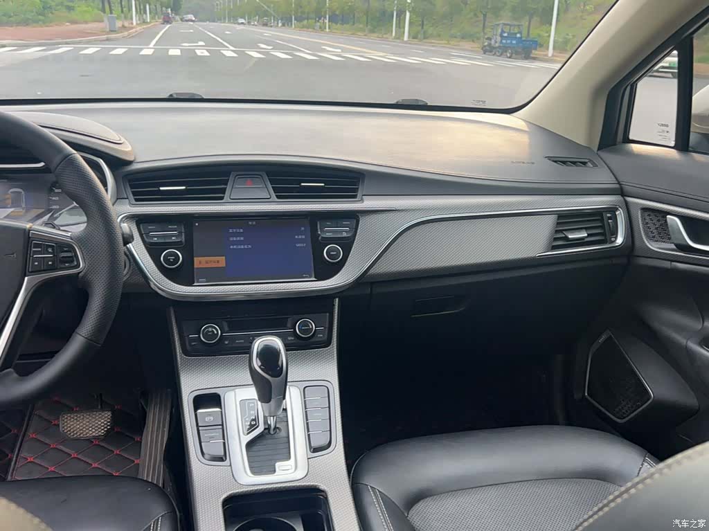 Geely Emgrand, 2018 13