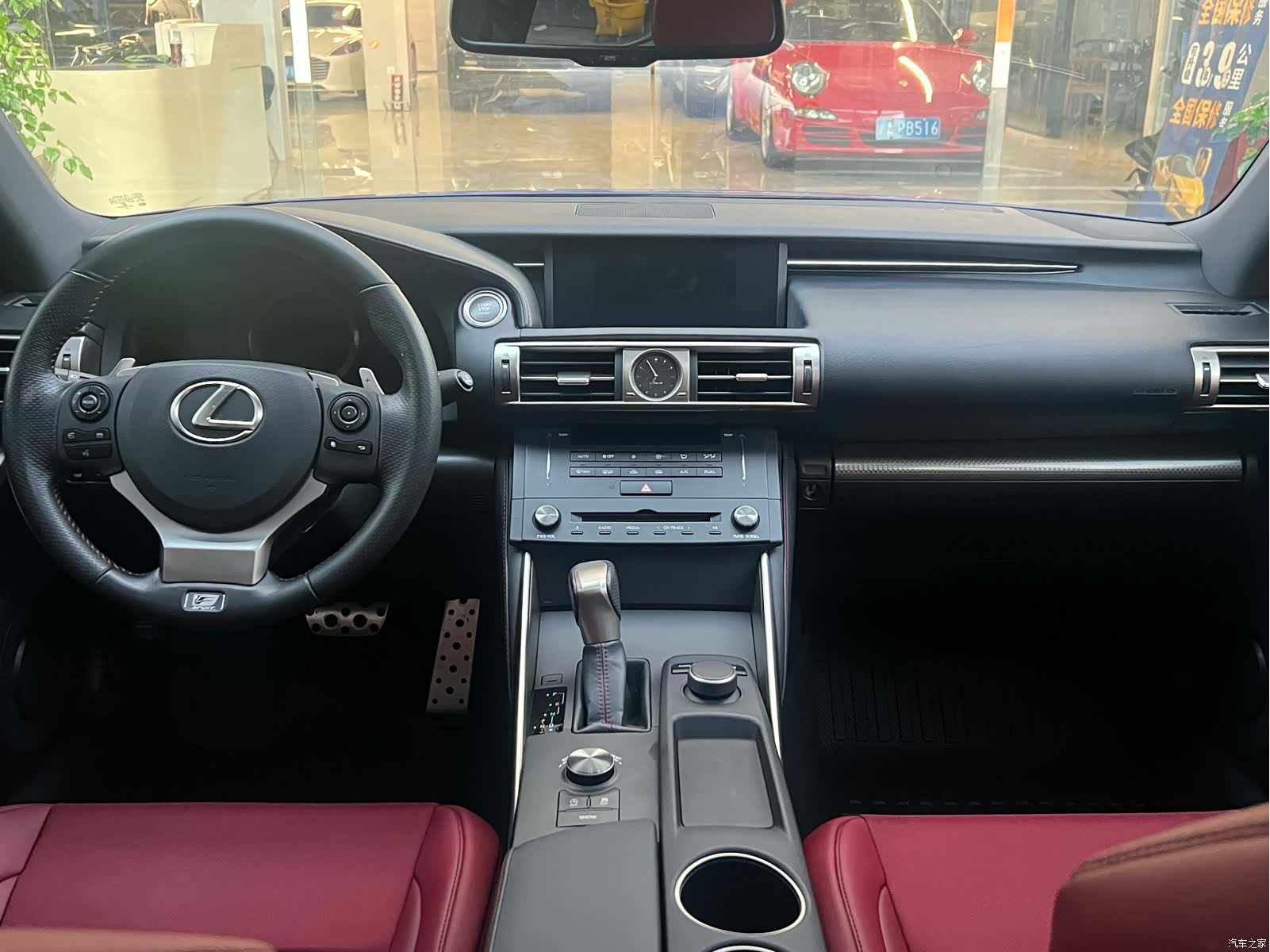 Lexus IS, 2016 6