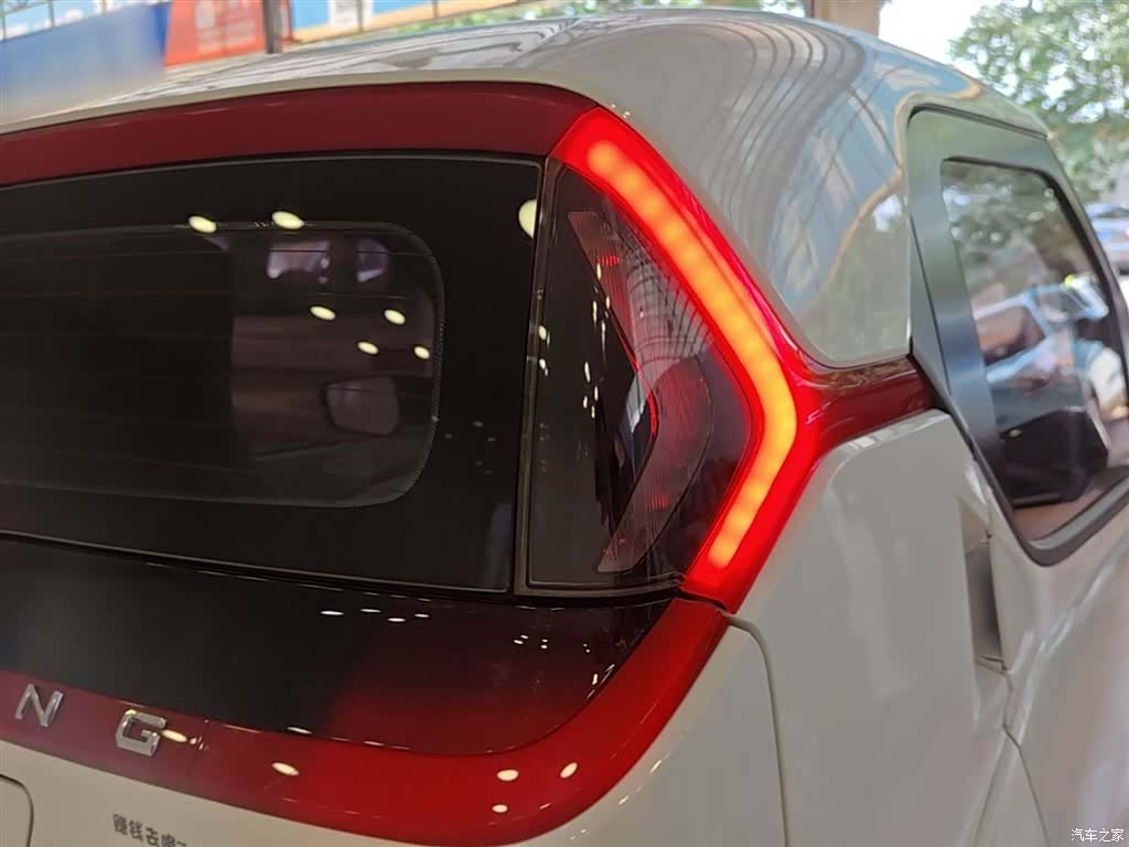 Wuling NanoEV, 2022 8