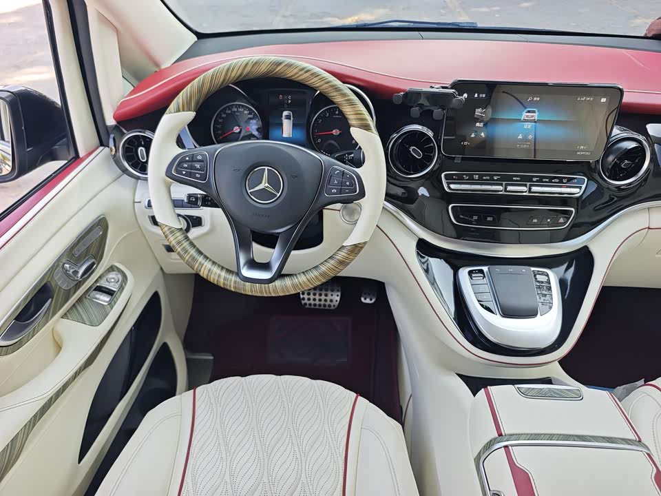 Mercedes-Benz V-class