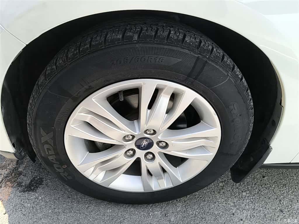 Ford Focus, 2014 23