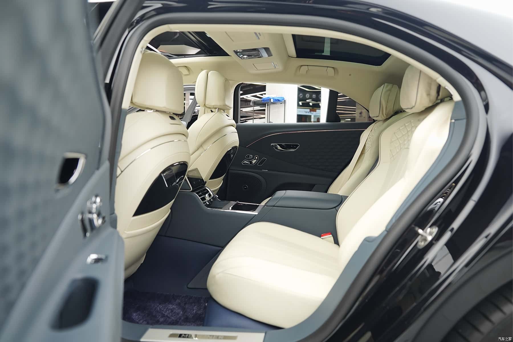 Bentley Flying Spur, 2025 16