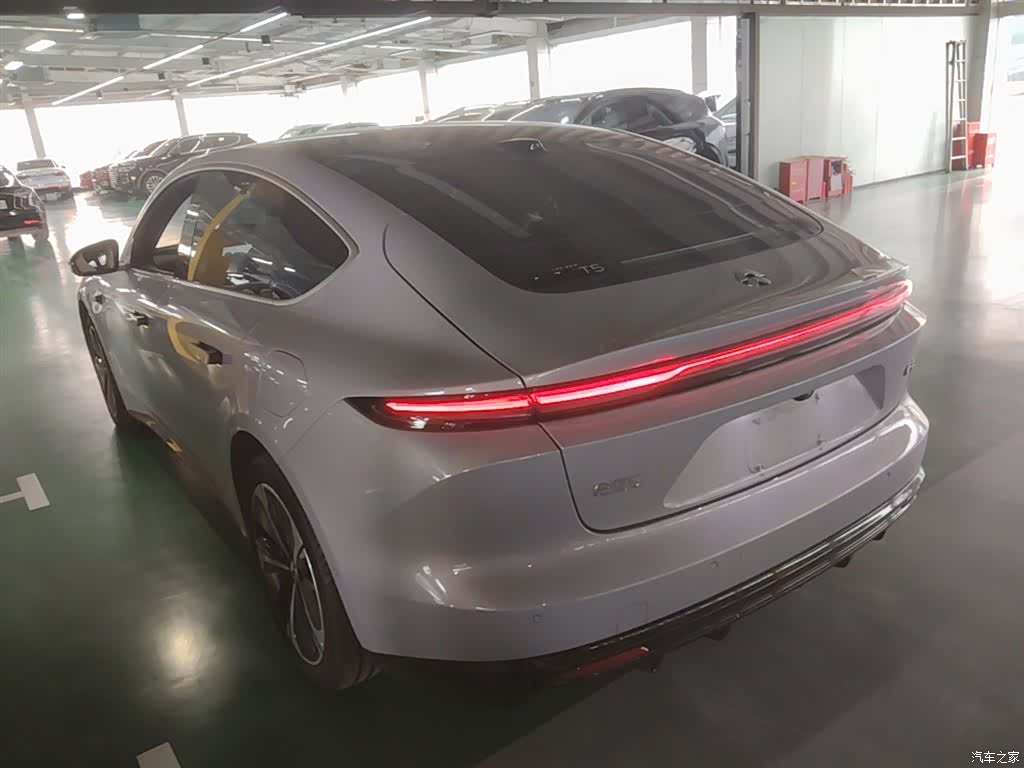 NIO ET5, 2025 все фото