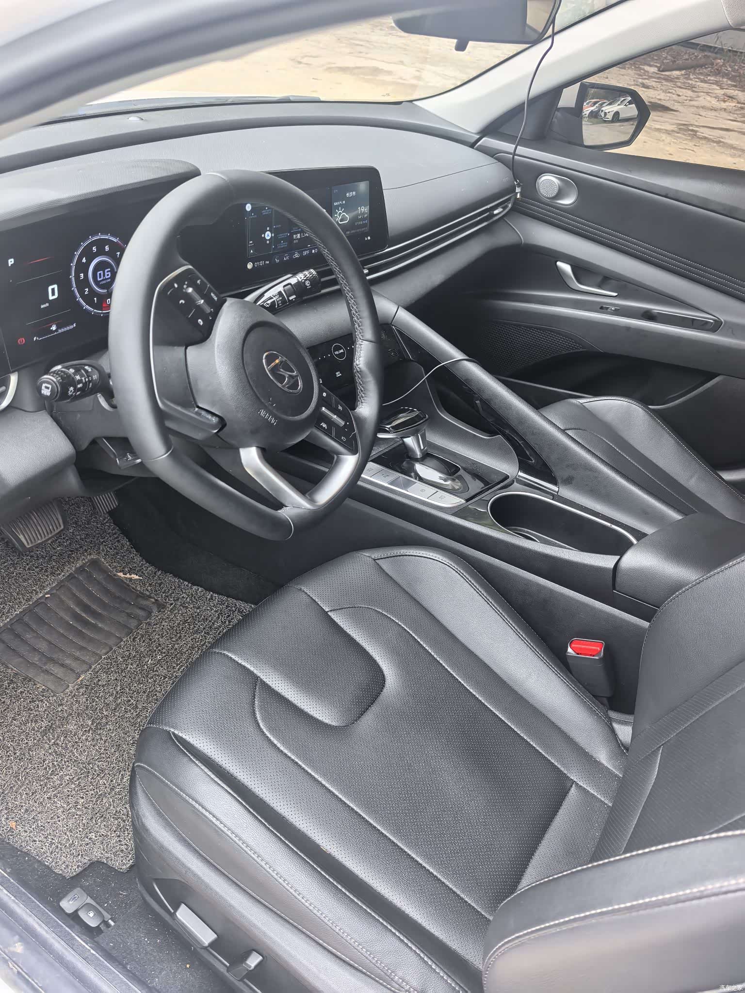 Hyundai Elantra, 2023 4