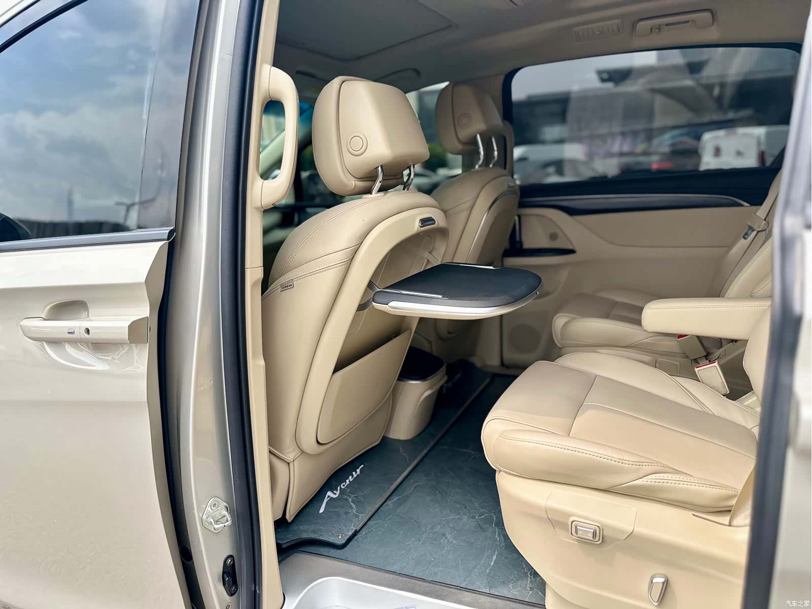 Buick GL8, 2022 10