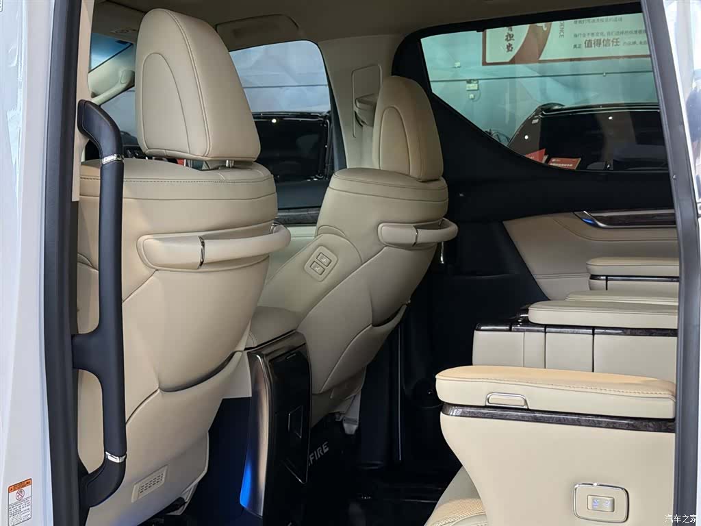 Toyota Vellfire, 2021 18