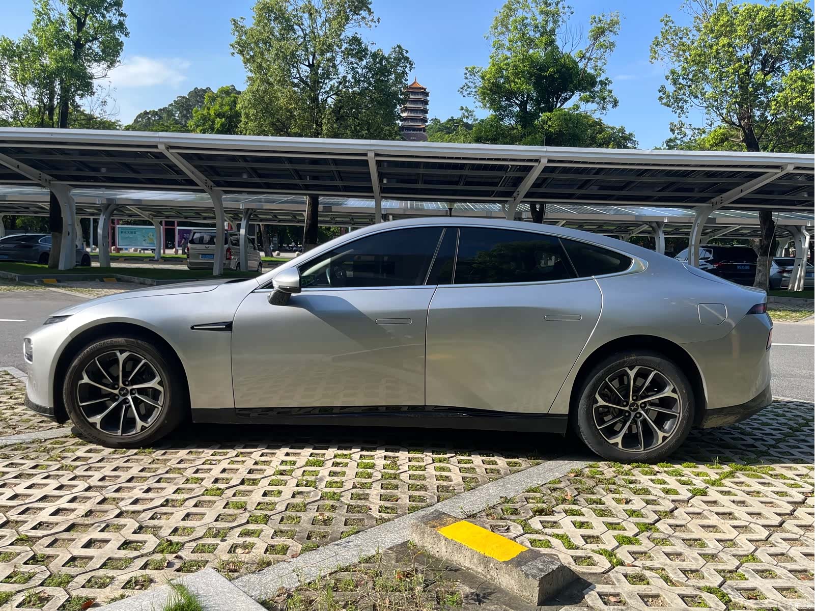 Xpeng P7, 2022 9