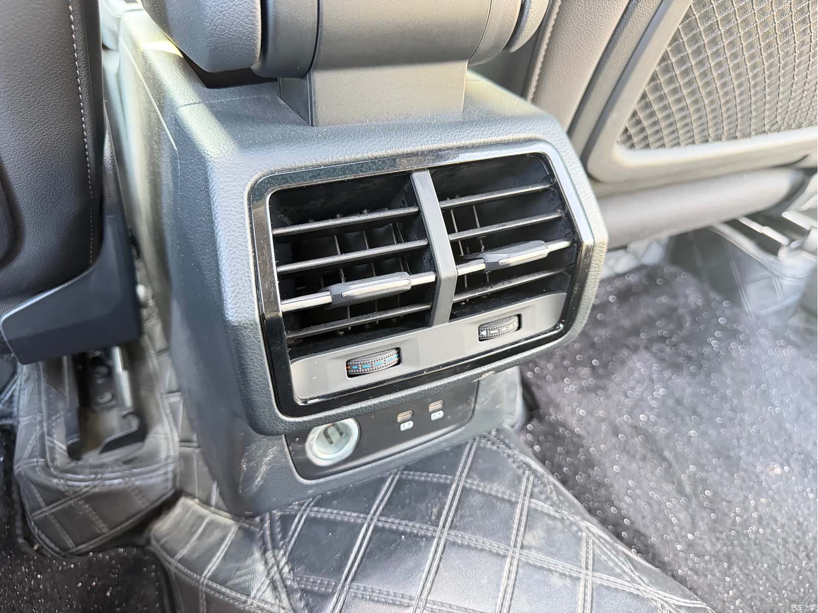 Audi Q3, 2022 16