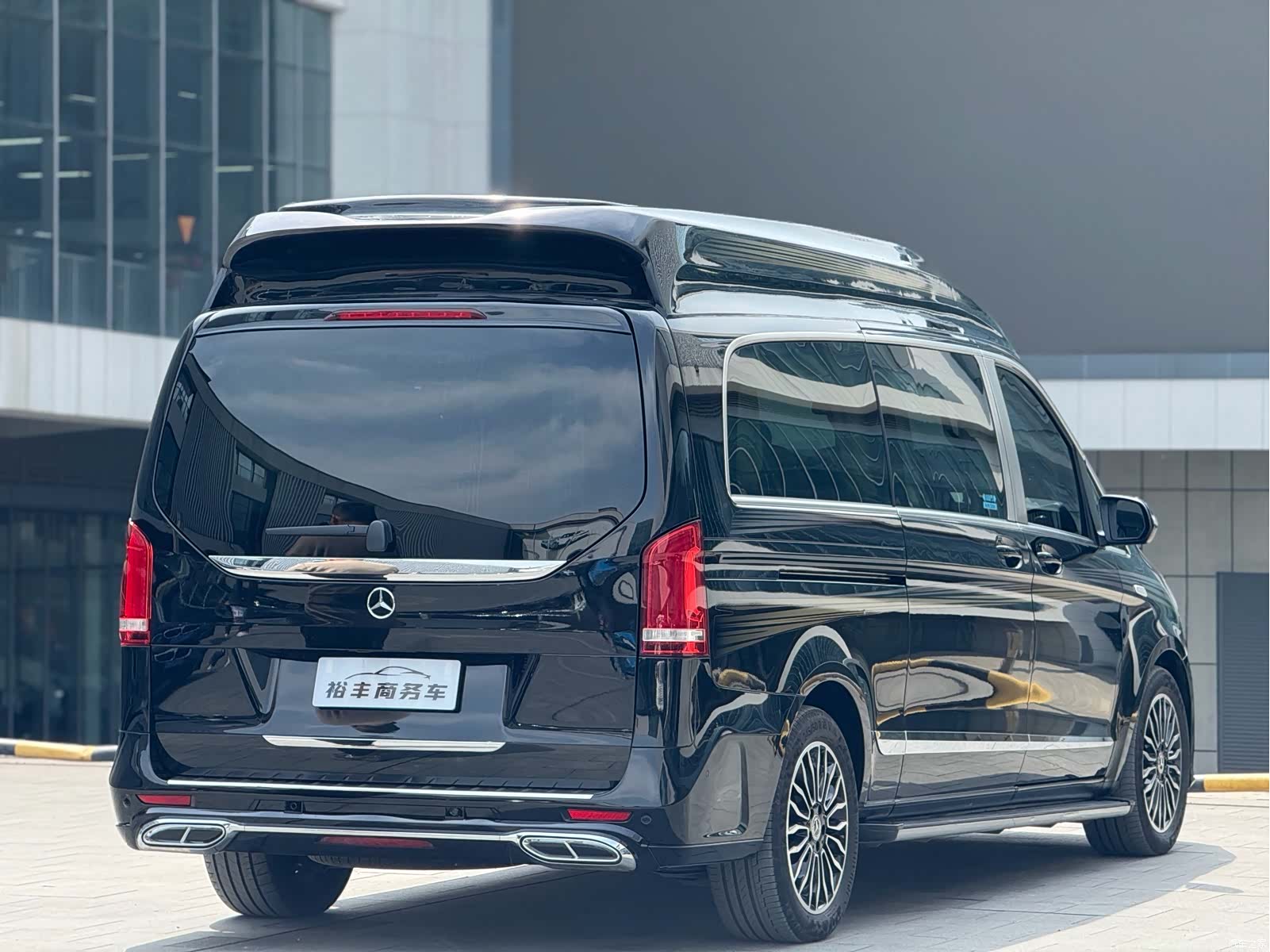 Mercedes-Benz V-Class, 2023 21