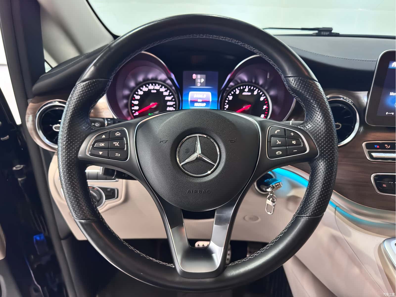 Mercedes-Benz V-Class, 2022 20