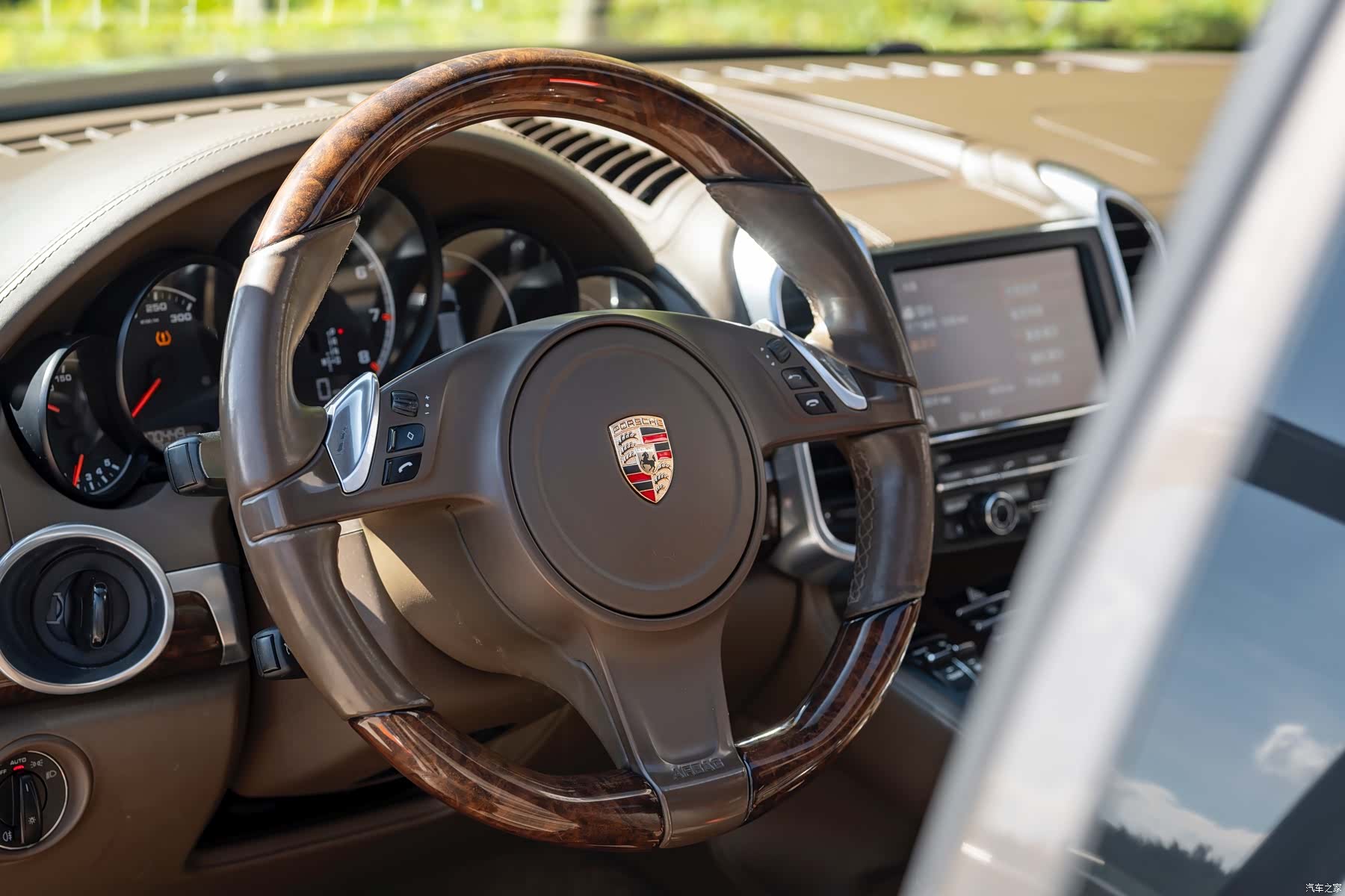 Porsche Cayenne, 2013 7