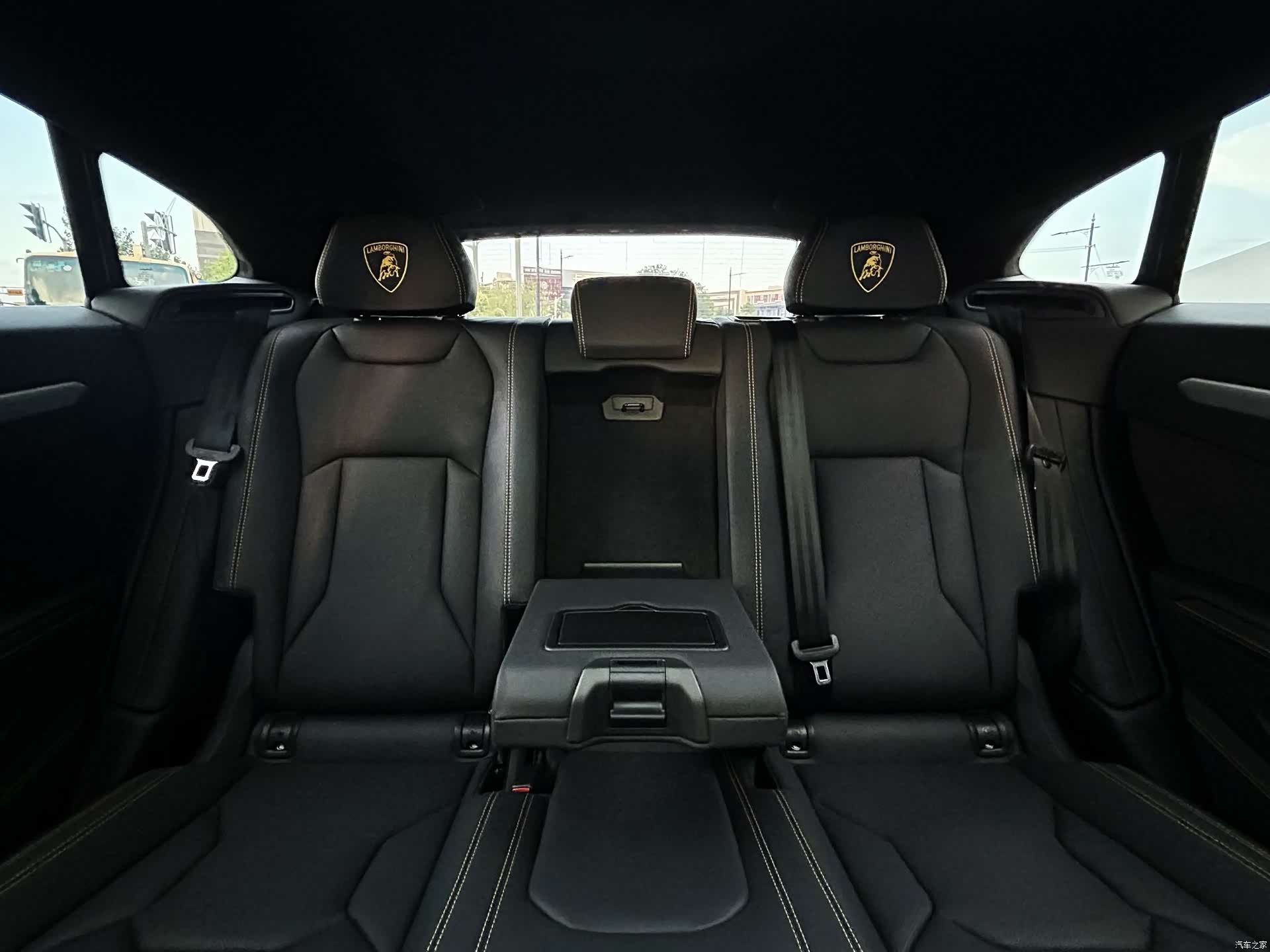 Lamborghini Urus, 2024 11