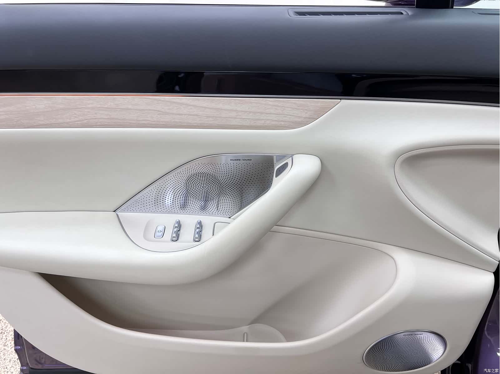 Luxeed R7, 2025 13