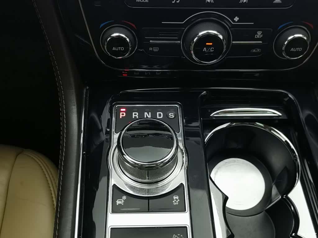 Jaguar XJ, 2012 13