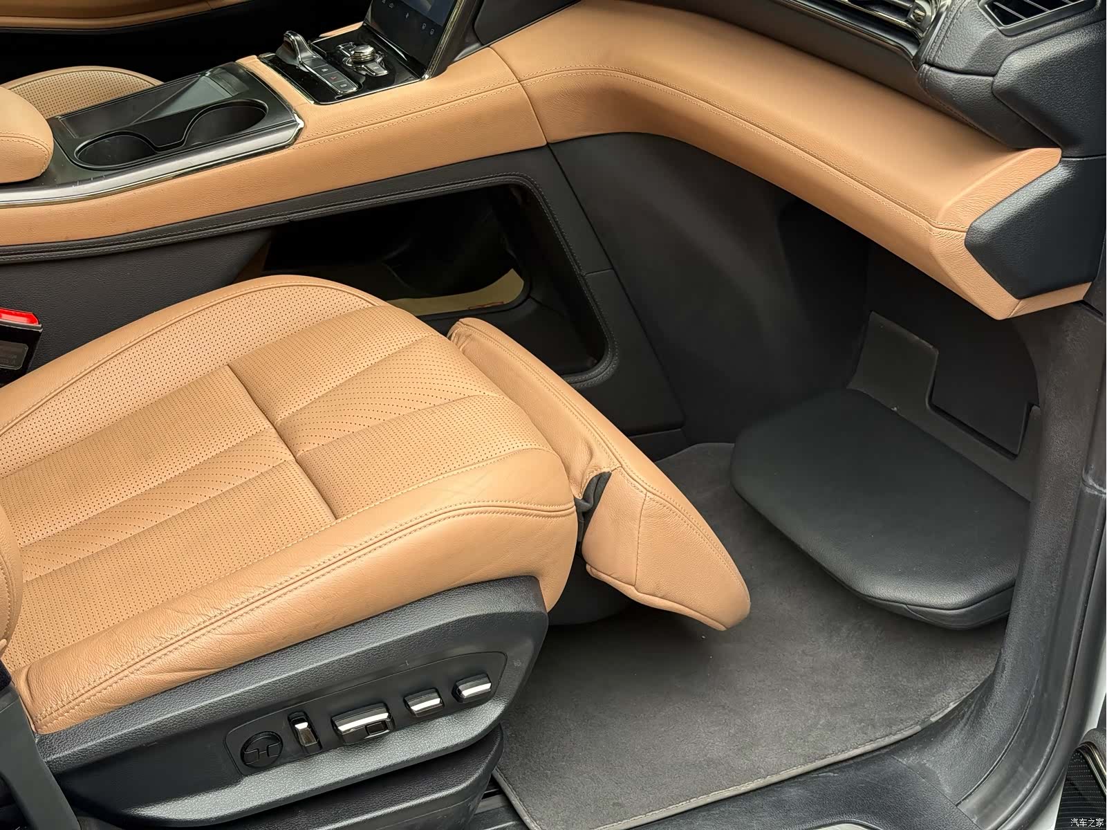 NIO ES8, 2021 13