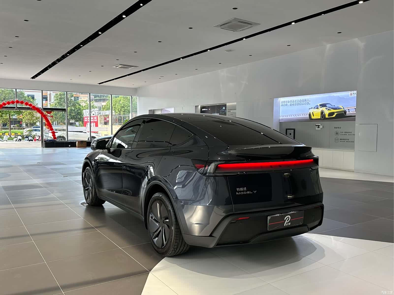 Tesla Model Y, 2025 3