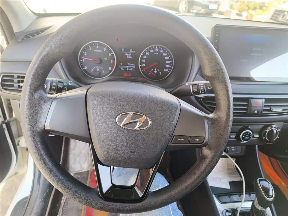Hyundai Yuedong