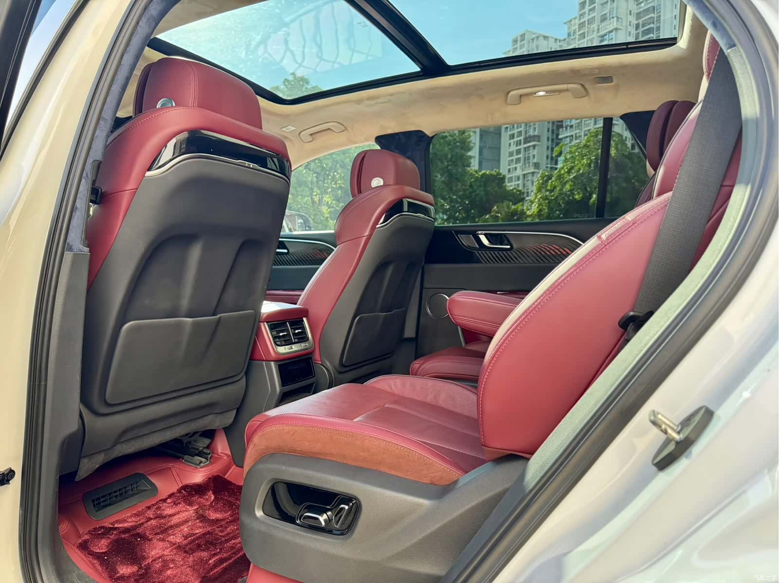 Hongqi E-HS9, 2021 8