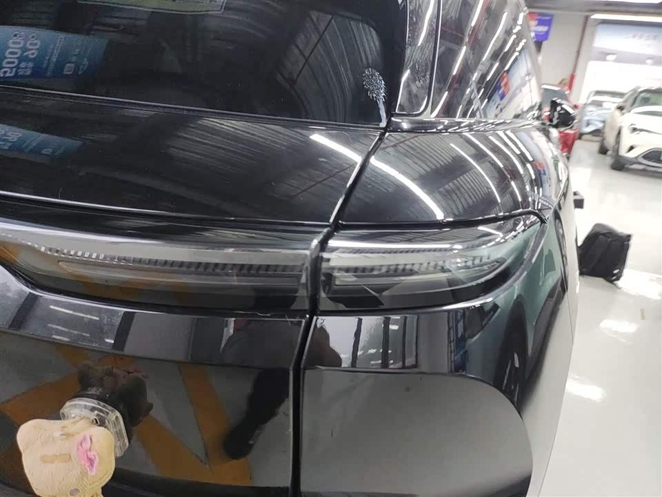 NIO ES6