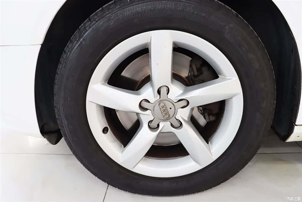 Audi A4L, 2014 19