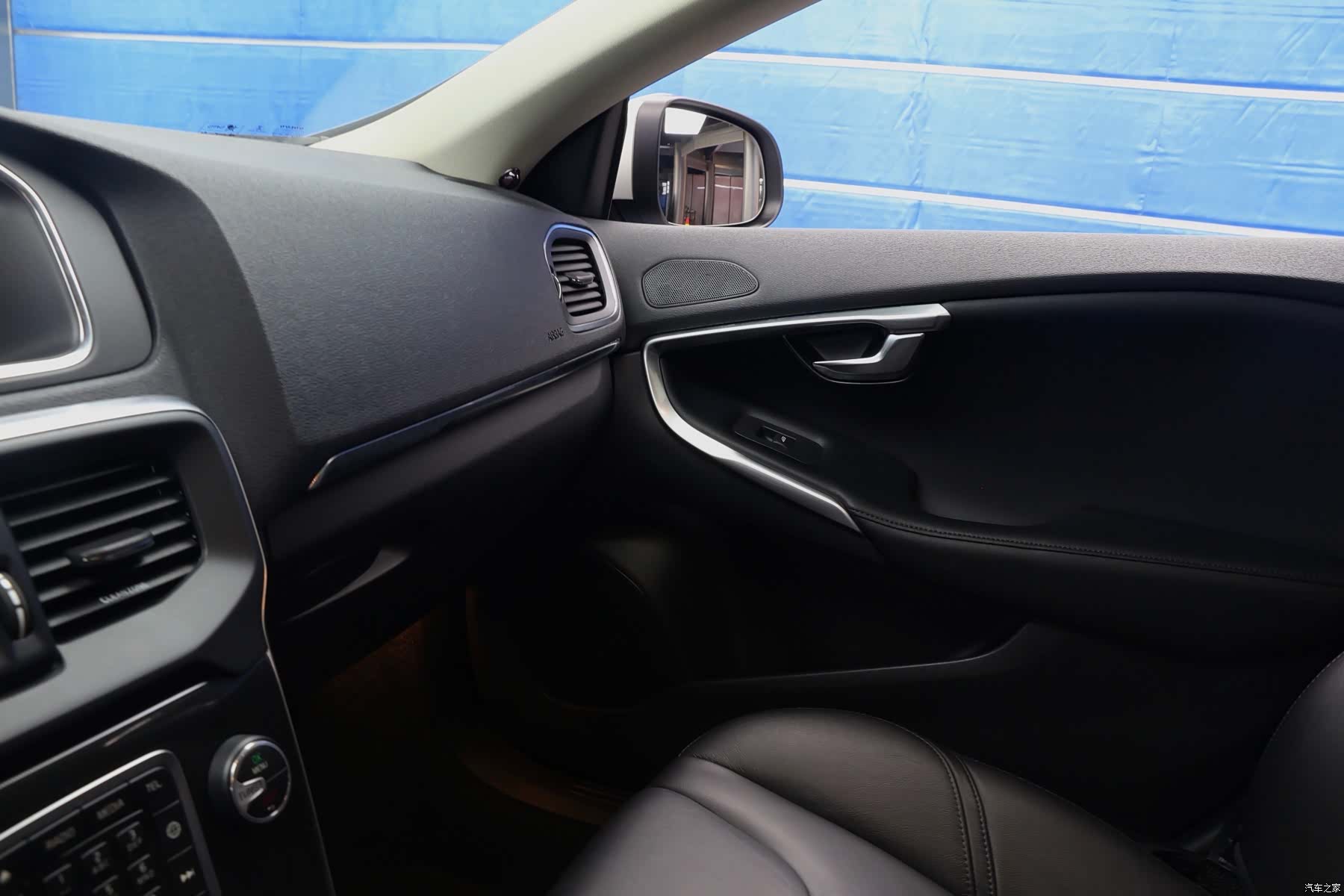 Volvo V40, 2019 17