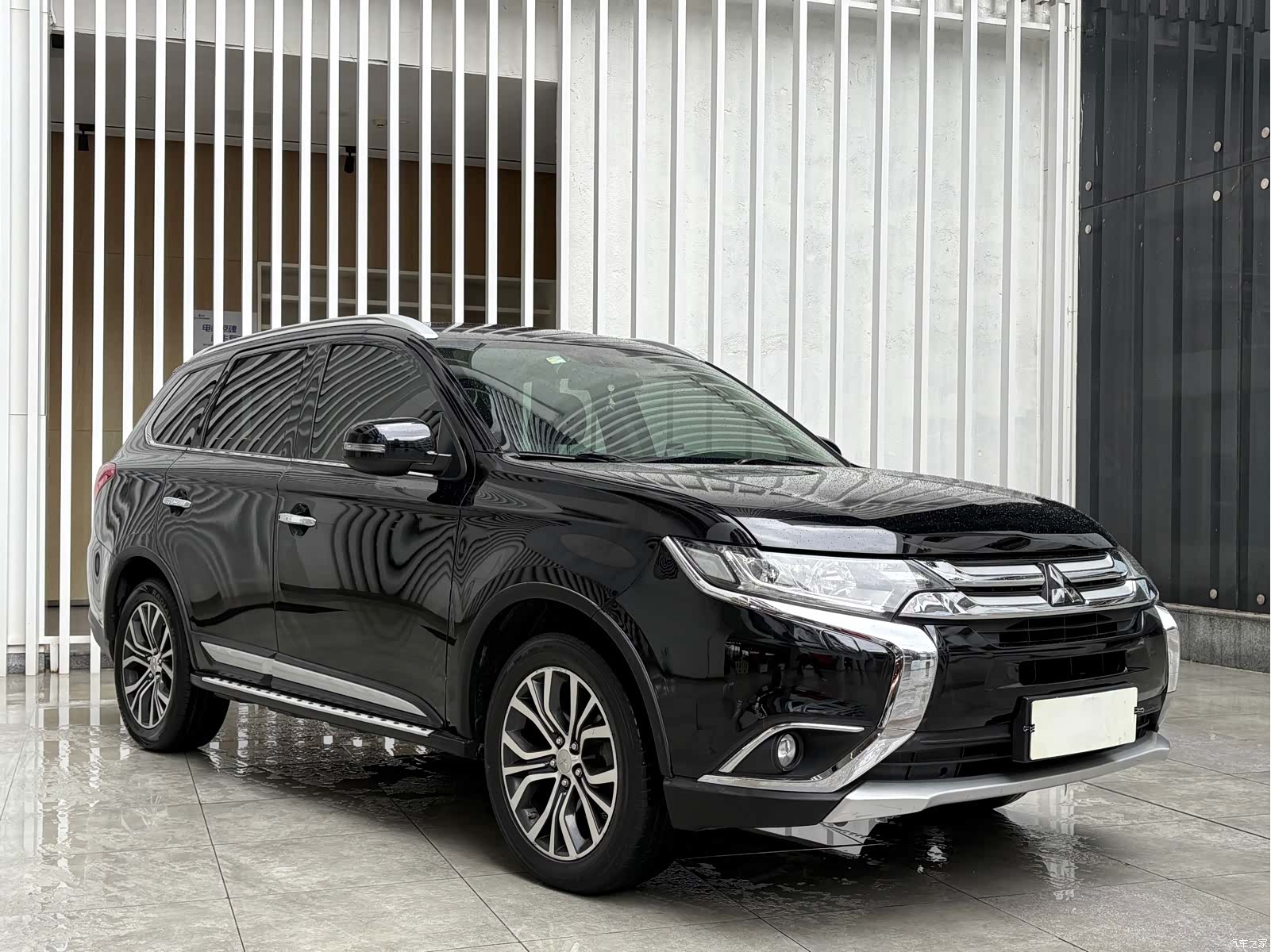 Mitsubishi Outlander, 2017 3