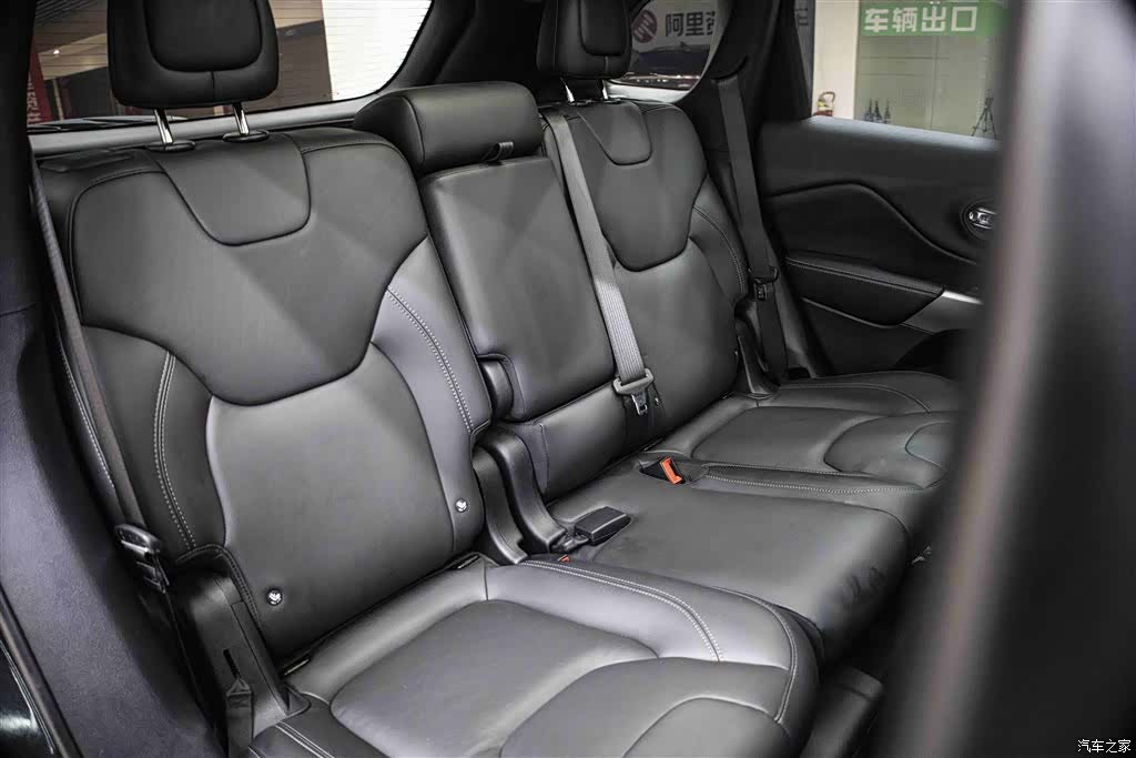 Jeep Cherokee, 2019 20