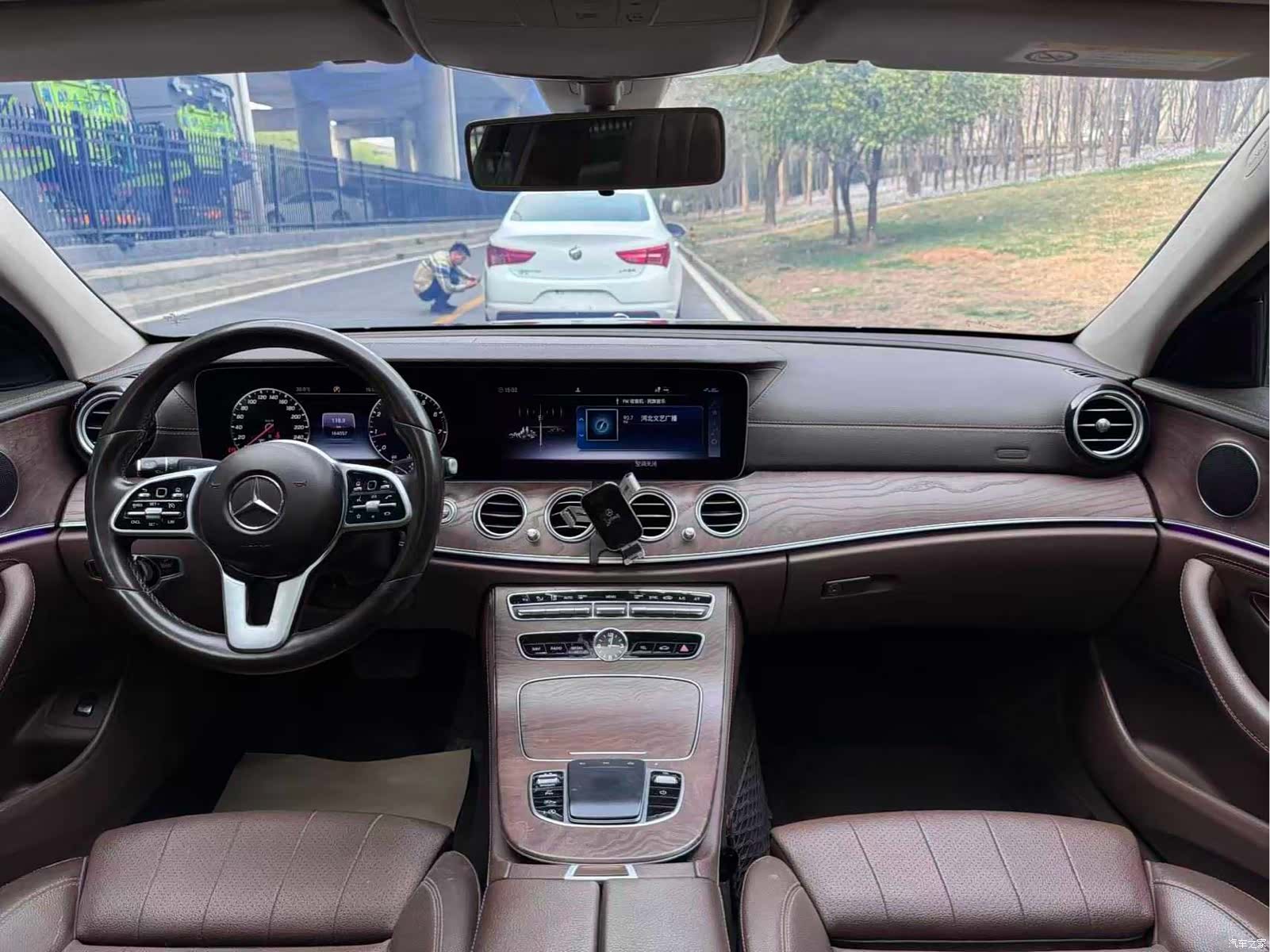 Mercedes-Benz E-Class, 2019 9