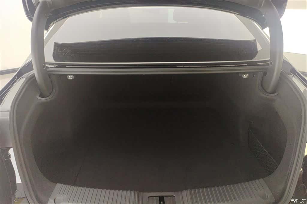 Hongqi H5, 2024 4