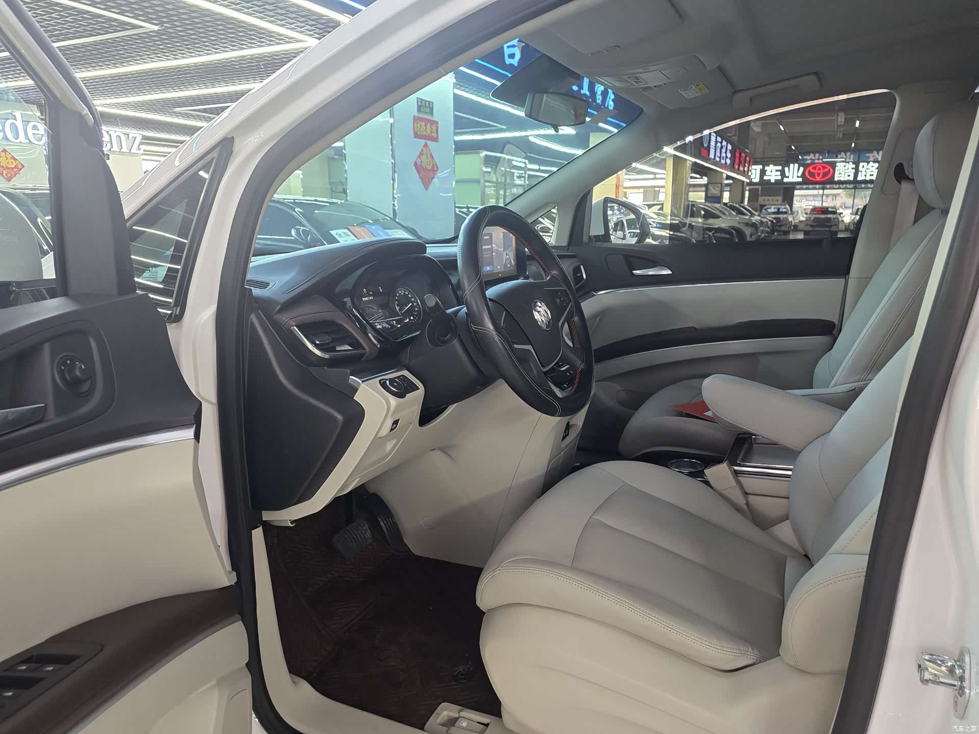 Buick GL8, 2021 10