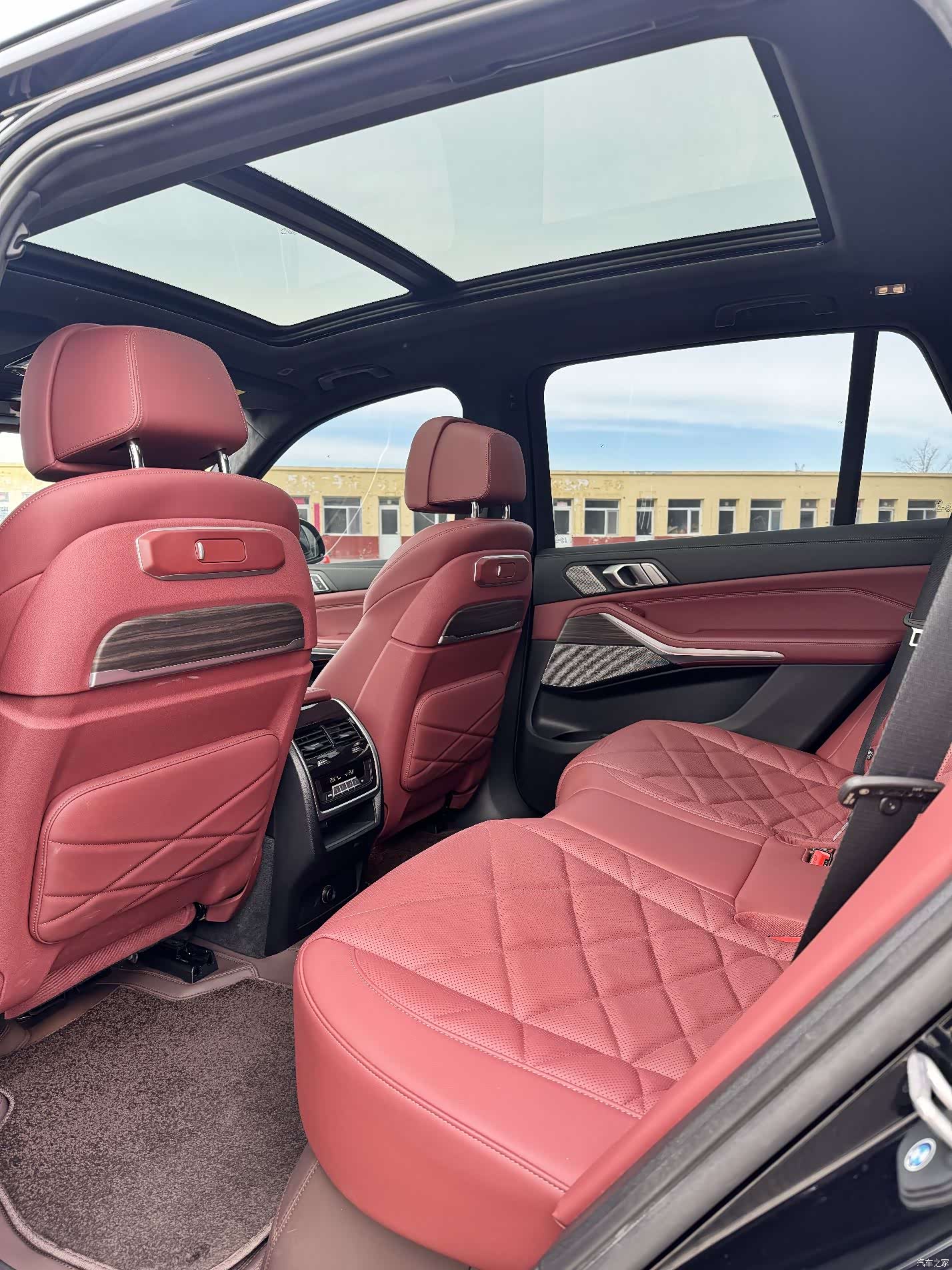 BMW X5, 2025 10