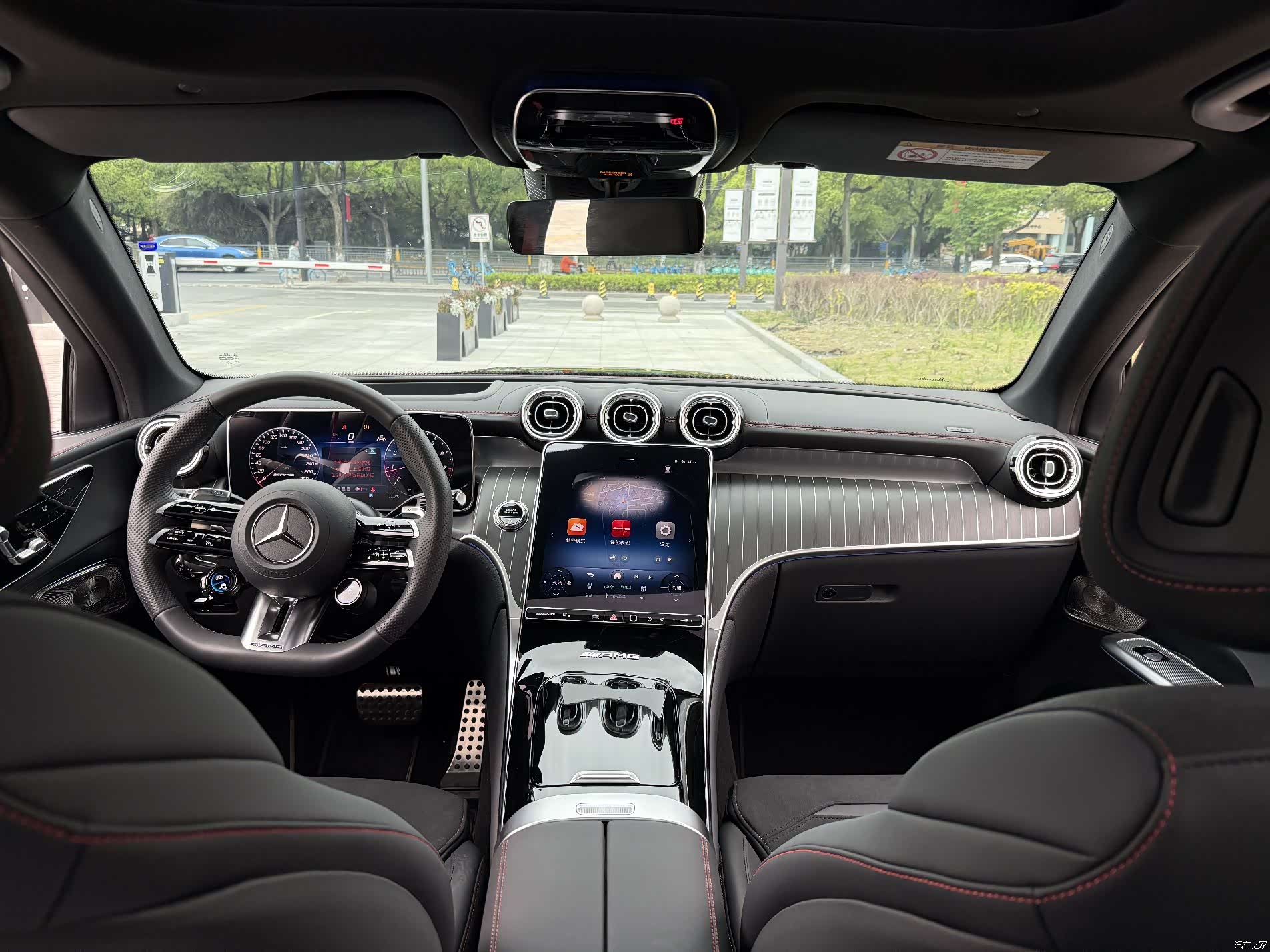 Mercedes-Benz GLC, 2026 12