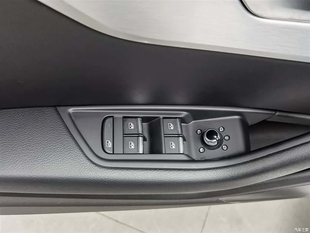 Audi A4L, 2019 9