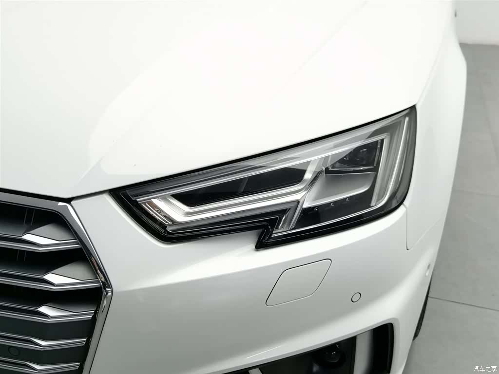 Audi A4L, 2019 7