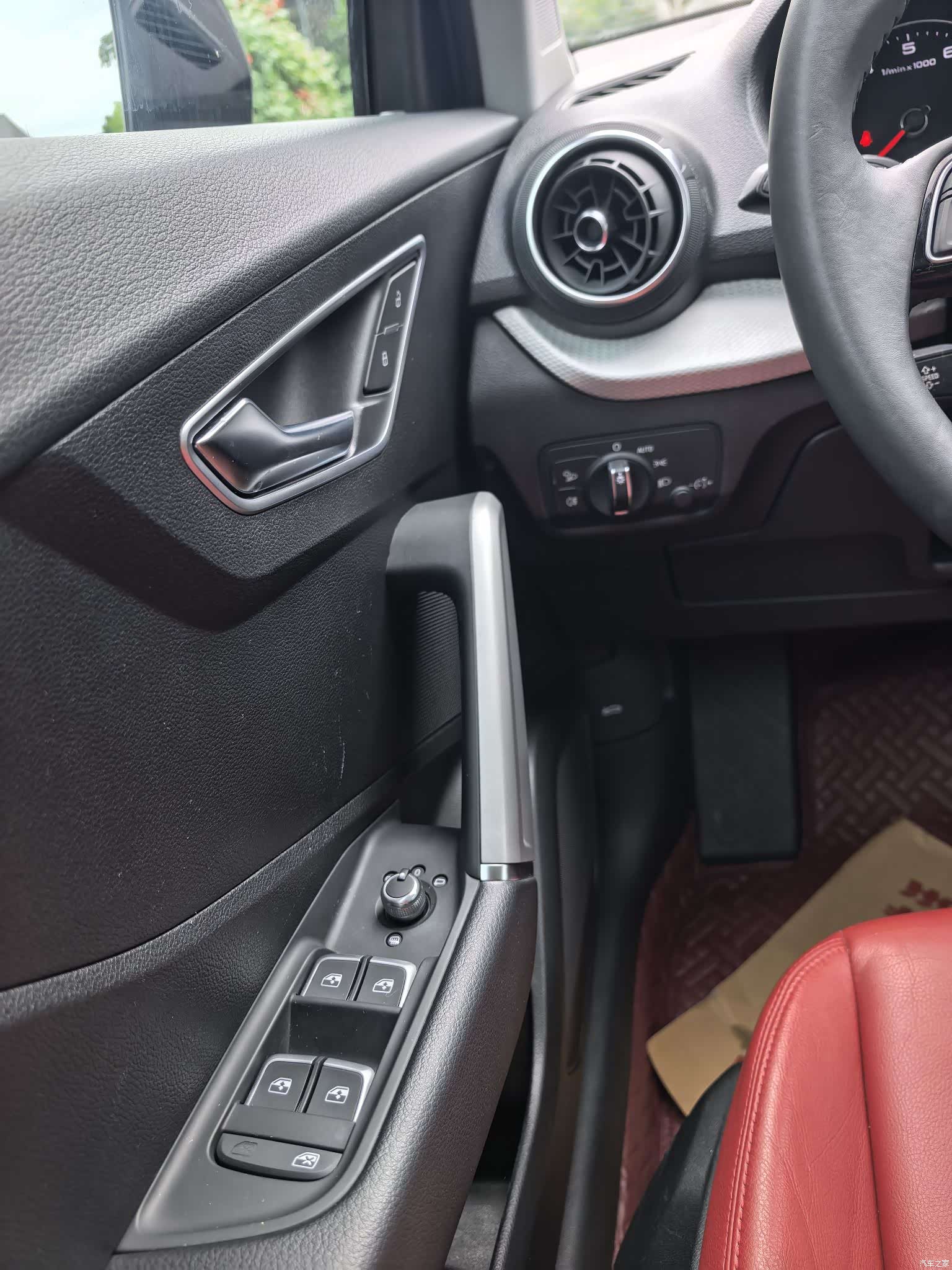 Audi Q2L, 2020 13