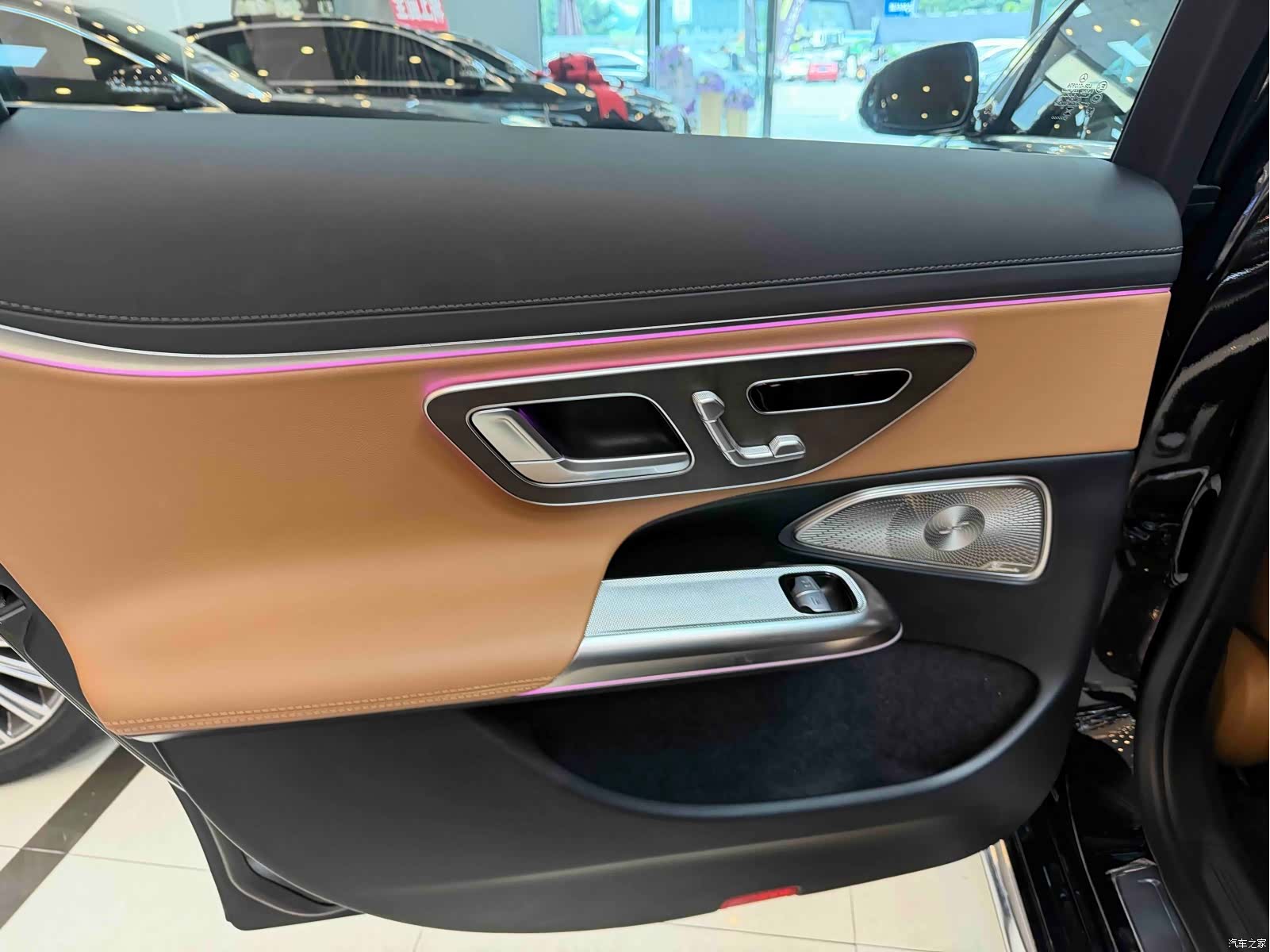 Mercedes-Benz E-Class, 2024 14
