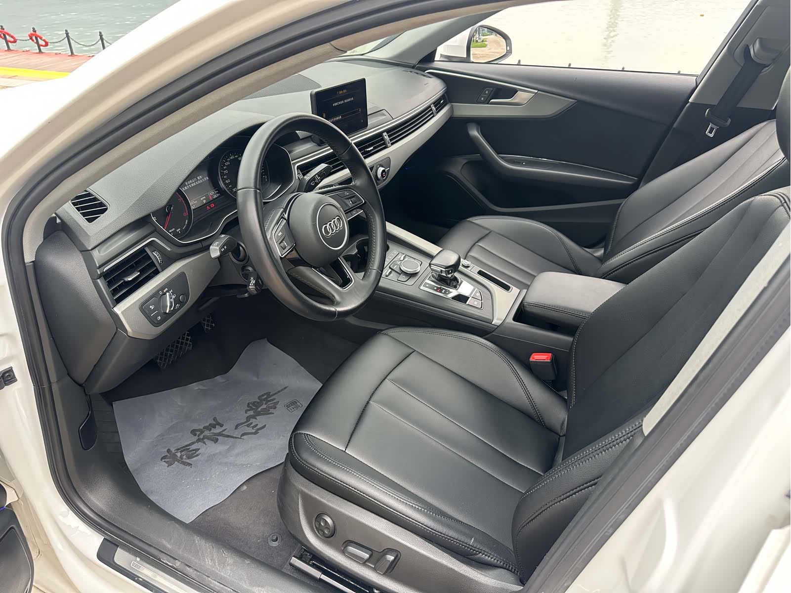 Audi A4L, 2018 9