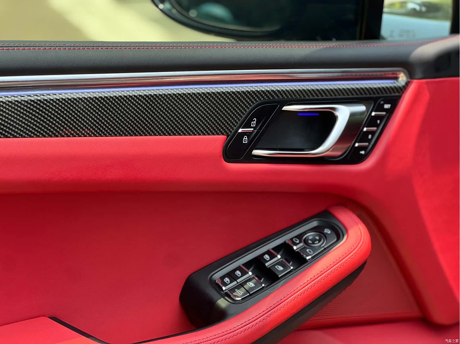Porsche Macan, 2022 11