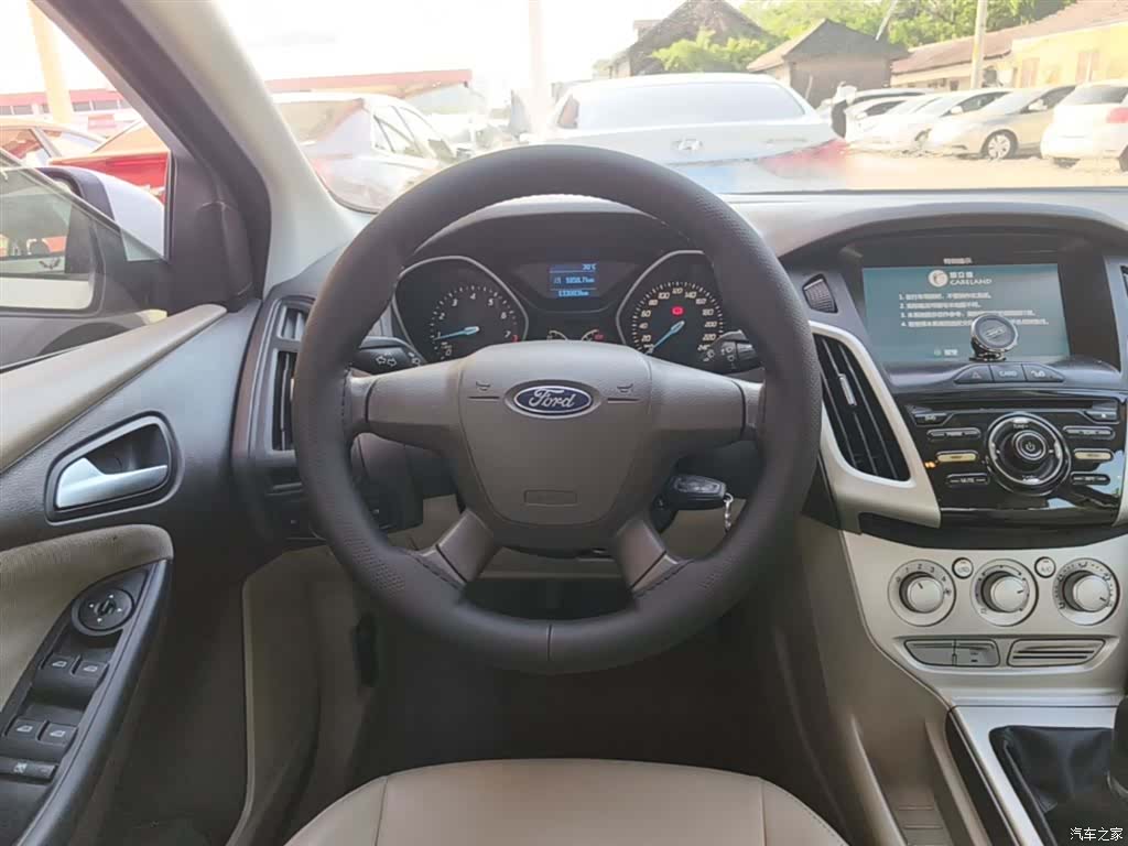 Ford Focus, 2015 11