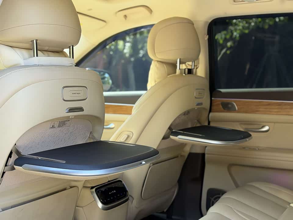 AITO Ask the world M7