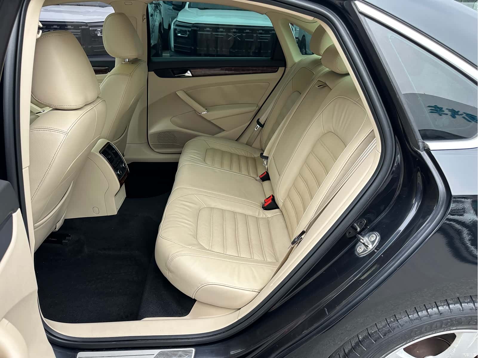 Volkswagen Passat, 2012 15