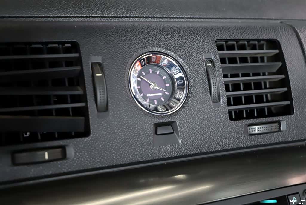 Hummer H2, 2013 16