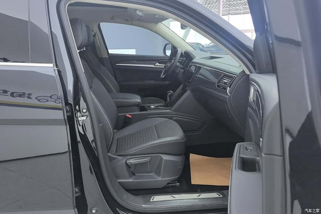 Volkswagen Teramont X, 2021 8