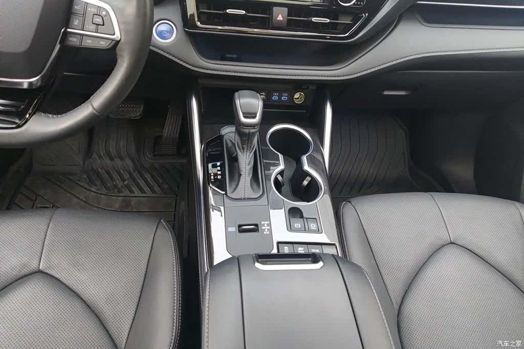 Toyota Crown, 2023 16