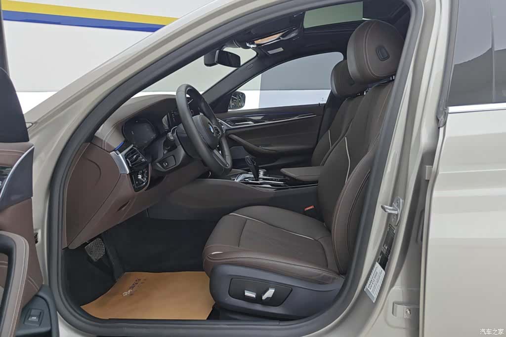 BMW 5 Series, 2021 9