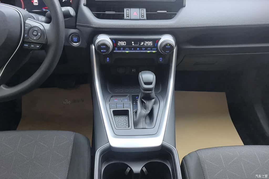 Toyota RAV4, 2020 16