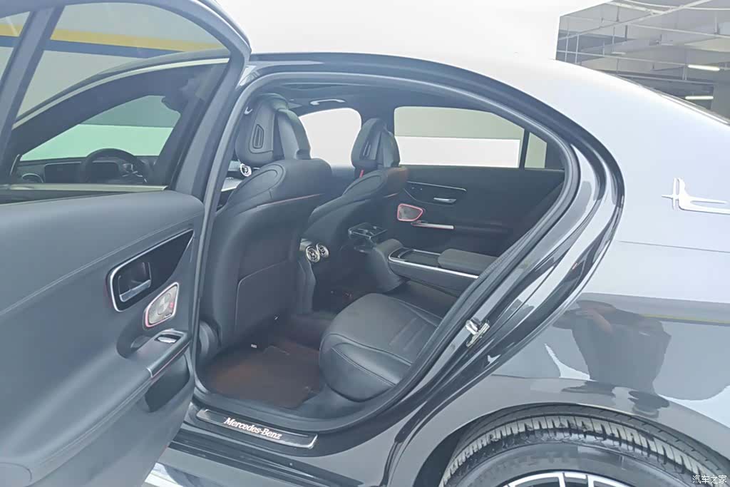 Mercedes-Benz C-Class, 2023 11