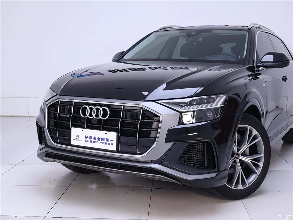 Audi Q8, 2023 3