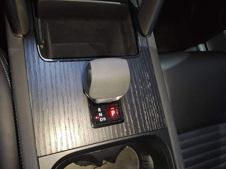 Land Rover Discover sports